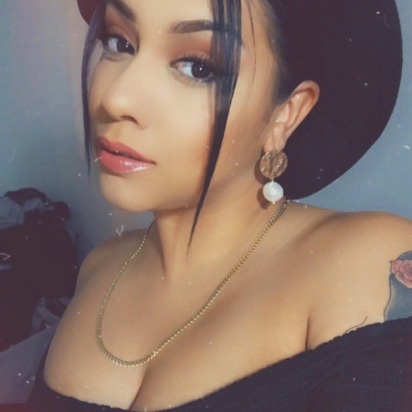 Meet your Posher, Vanessa - Picture 1 of 1